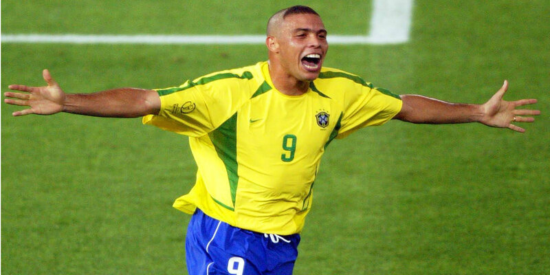 Ronaldo Nazario là ngôi sao bừng sáng của kỷ nguyên túc cầu