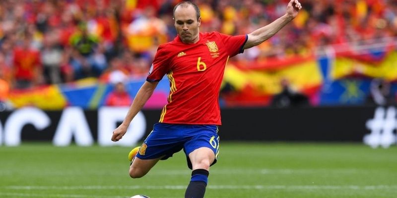 Điểm qua lối chơi và chiến thuật của Iniesta trên sân cỏ