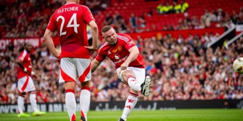 Thông tin chi tiết về câu chuyện Rooney đá phạt tuyệt đẹp