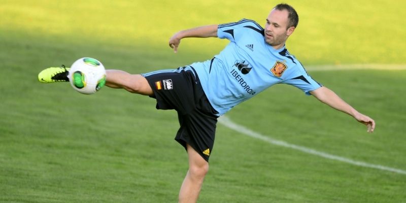 Thông tin về Iniesta với độ tuổi 40 hiện tại