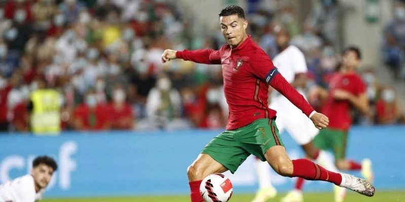 Một số đánh giá về con số 900 bàn thắng của Ronaldo